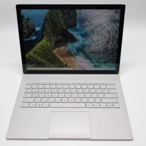 Microsoft Surface book 2 Intel i5 8 GB ram 256 ssd